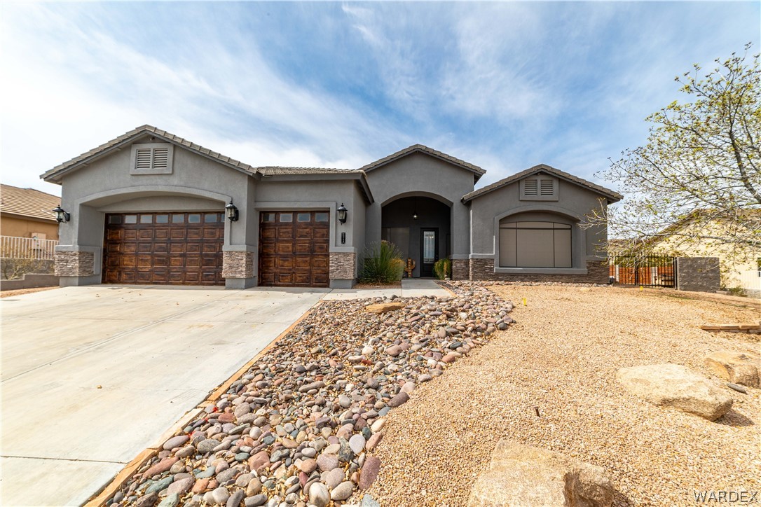 Mesa Dr, Kingman, AZ 86401