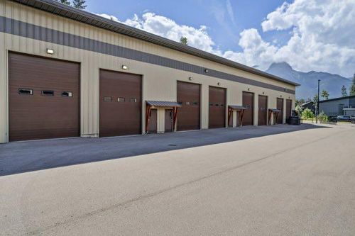 5-2 Limestone Valley Rd, Dead Man's Flats, AB, T1W0N7 | Card Image