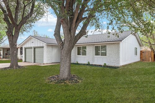 5707 Pino Ln, Austin, TX, 78744-4448 | Card Image