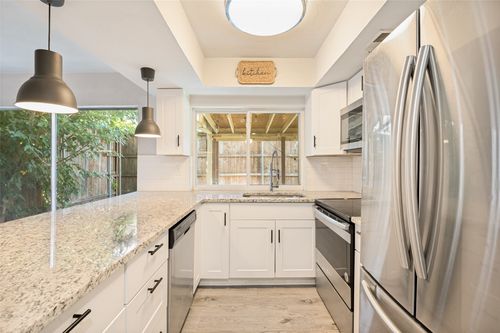 2108 Via Madonna, Carrollton, TX, 75006-4629 | Card Image