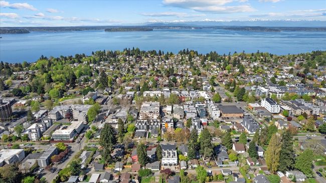 A - 6032 42 Nd Ave Sw, Townhouse with 3 bedrooms, 3 bathrooms and null parking in Seattle WA | Image 22
