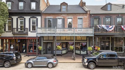 138 N Main St, Saint Charles, MO, 63301-2827 | Card Image