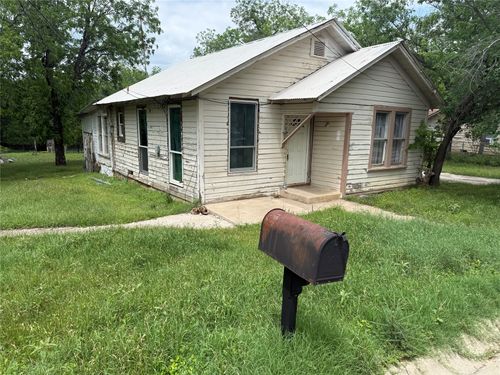 805 W Avenue C, Lampasas, TX, 76550 | Card Image
