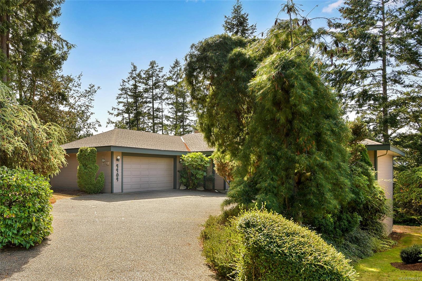 4404 Meadowood Pl, For Sale in Victoria - eXp Realty