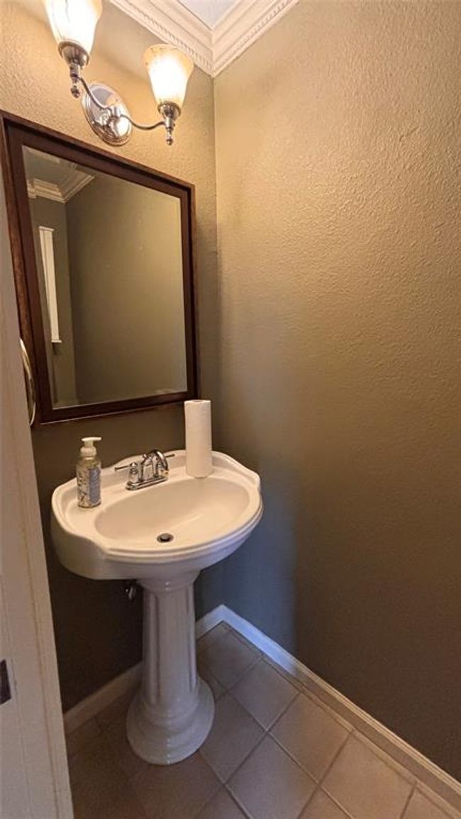 5720 Townhouse Ln, Townhouse with 3 bedrooms, 3 bathrooms and null parking in Beaumont TX | Image 7