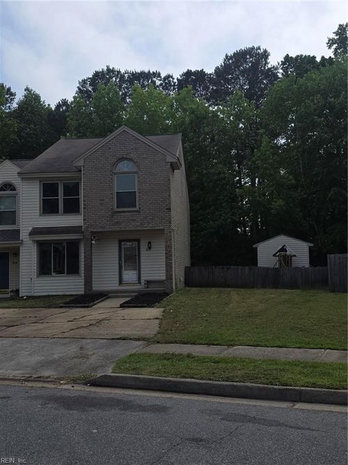 812 S Lake Cir, Chesapeake, VA, 23322-8348 | Card Image