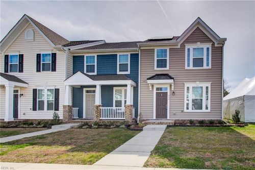 255 Goldenstar Ln, Portsmouth, VA, 23701-4323 | Card Image