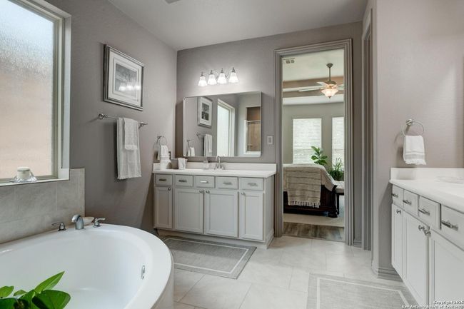 32192 Tamarind Bnd, House other with 4 bedrooms, 4 bathrooms and null parking in Bulverde TX | Image 16
