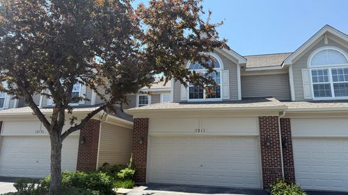 1211 Townes Cir, Aurora, IL, 60502-6743 | Card Image