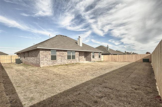 2024 W Black Powder Way, House other with 4 bedrooms, 2 bathrooms and null parking in Mustang OK | Image 28