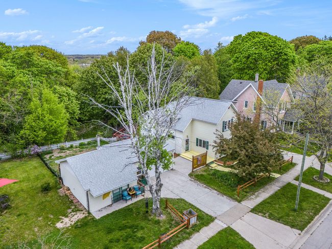 488 4 Th St, House other with 6 bedrooms, 2 bathrooms and null parking in Manistee MI | Image 39