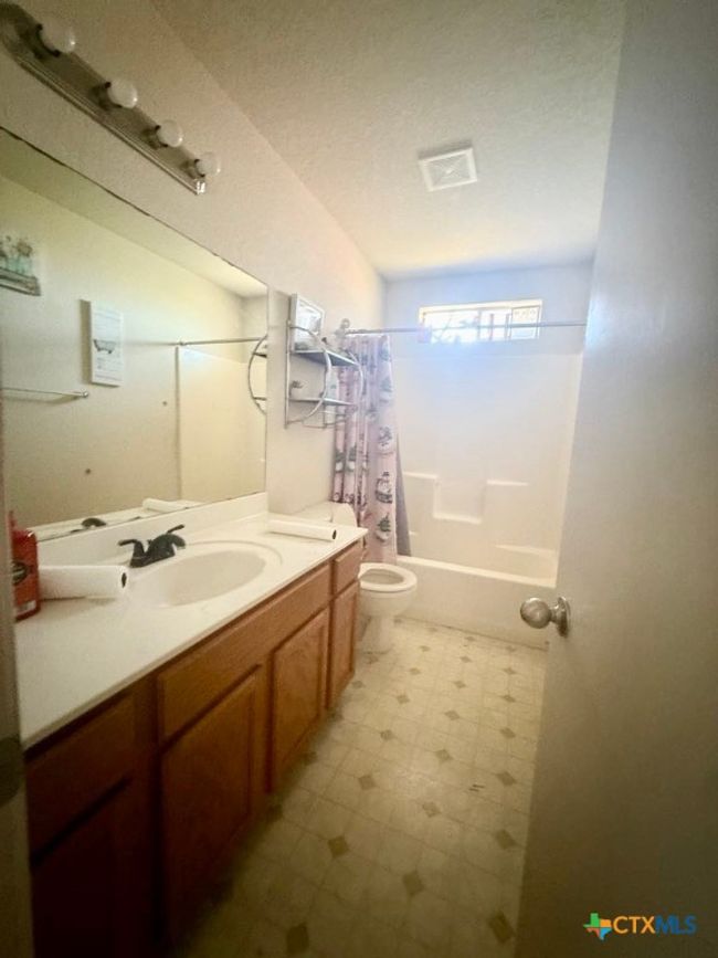 3104 Viewcrest Dr, House other with 5 bedrooms, 2 bathrooms and null parking in Killeen TX | Image 4