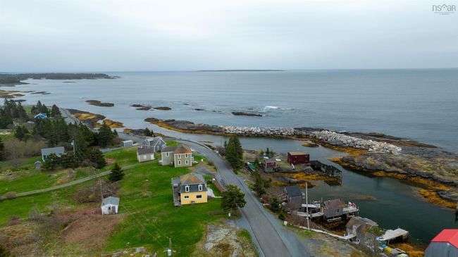 125 The Point Rd, Home with 2 bedrooms, 3 bathrooms and null parking in Blue Rocks NS | Image 37