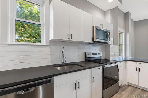 33-47 Beekman Ave, Sleepy Hollow, NY, 10591-2648 | Card Image