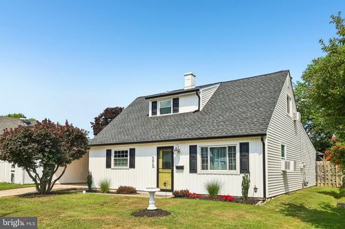 586 Doloro Dr, MORRISVILLE, PA, 19067-6832 | Card Image