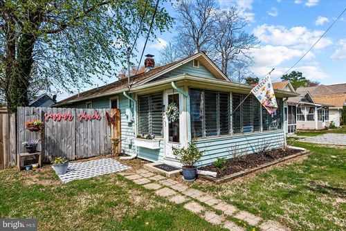 1109 Bancroft Ave, COLONIAL BEACH, VA, 22443-2802 | Card Image