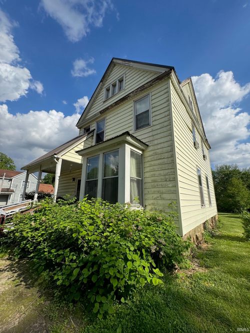 123 W 3rd St, Williamsport, IN, 47993-1121 | Card Image
