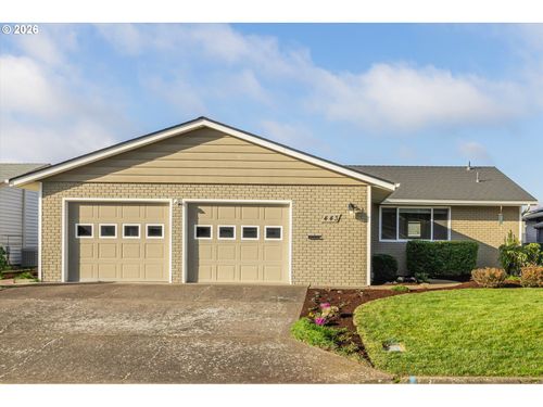 443 S Columbia Dr, Woodburn, OR, 97071 | Card Image