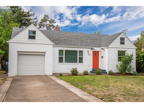 2560 Kincaid St, Eugene, OR, 97405-3058 | Card Image