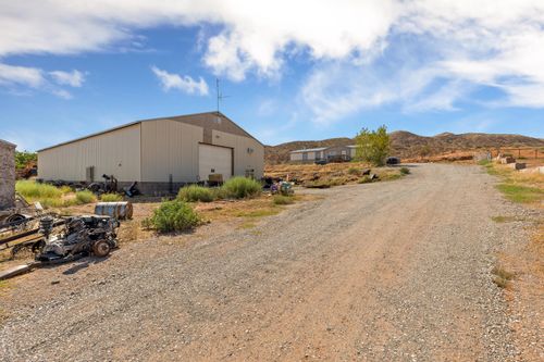 2050 E Washington Dam Rd, Washington, UT, 84780-2179 | Card Image