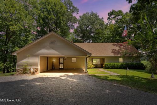 1996 Tanyard Rd, Hernando, MS, 38632-4424 | Card Image
