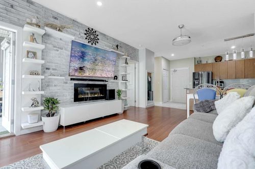 208-2488 Kelly Ave, Port Coquitlam, BC, V3C1Y4 | Card Image