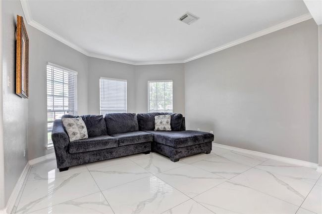 formal living | Image 7