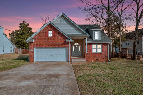 1002 Seven Oaks Blvd, Smyrna, TN, 37167-6422 | Card Image