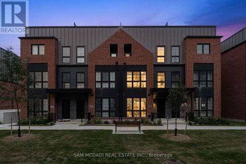 33 Burleigh Mews, Thornhill, ON, L4J0M1 | Card Image