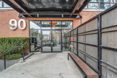 416-90 Sumach St, Toronto, ON, M5A4R4 | Card Image