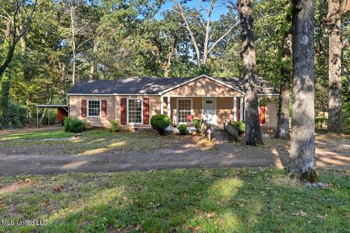 211 Lakeview Dr, Clinton, MS, 39056-4414 | Card Image