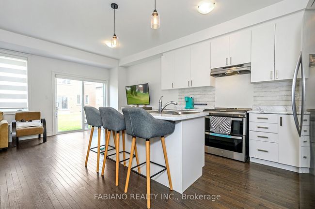 36 Autumn Dr, House attached with 3 bedrooms, 3 bathrooms and 1 parking in Wasaga Beach ON | Image 4