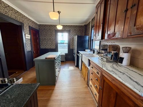 39 Nelson St, Dover, NH, 03820-3735 | Card Image