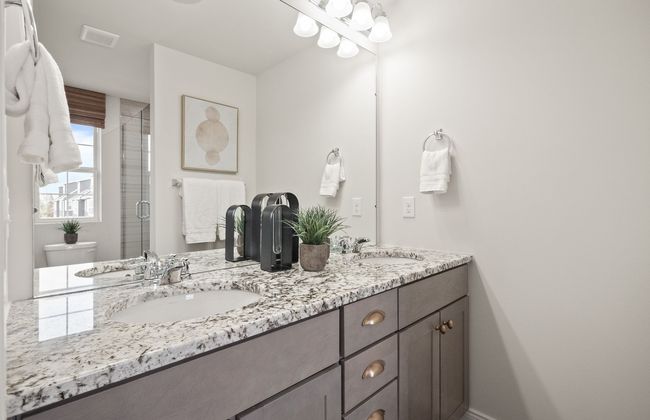 Owner's Suite Double Sink | Image 15