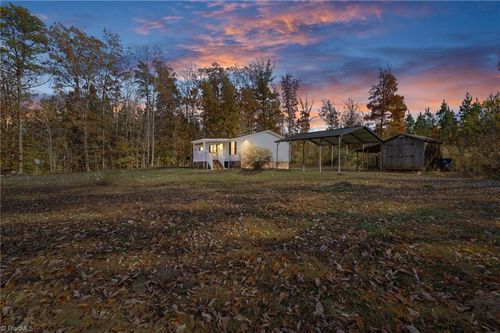 184 Kids Ln, Mayodan, NC, 27027-8259 | Card Image