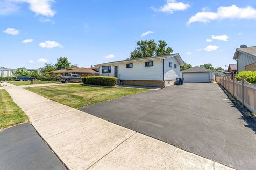 7717 W 81st St, Bridgeview, IL, 60455-1626 | Card Image