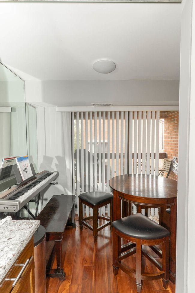 APT-210 - 3801 Appian Way, Home with 3 bedrooms, 2 bathrooms and null parking in Glenview IL | Image 13