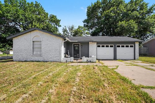 1608 Natches Dr, Arlington, TX, 76014-2441 | Card Image