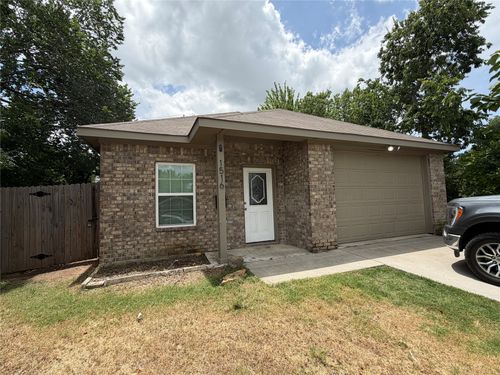 1516 E Maddox Ave, Fort Worth, TX, 76104-5751 | Card Image
