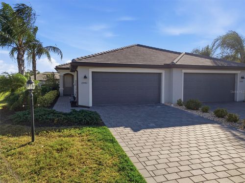 15942 Clear Skies Pl, LAKEWOOD RANCH, FL, 34211-1428 | Card Image