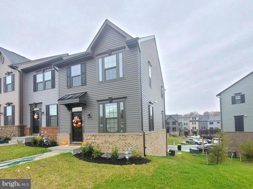 1001 Rampart Dr, FREDERICKSBURG, VA, 22401-6106 | Card Image