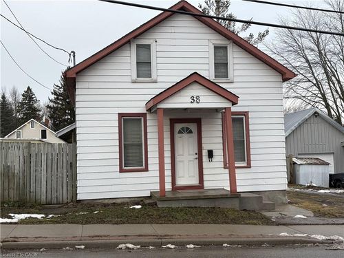 38 Woolwich St S, Breslau, ON, N0B1M0 | Card Image