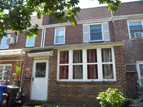 7644 167th St, Fresh Meadows, NY, 11366-1329 | Card Image
