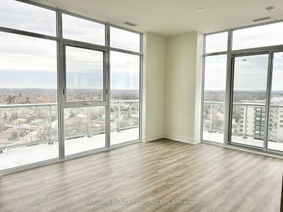 PH-1510 - 185 Deerfield Rd, Condo with 2 bedrooms, 2 bathrooms and 1 parking in Newmarket ON | Image 2