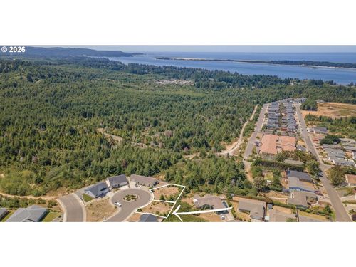 1 Nautical Ct, Coos Bay, OR, 97420 | Card Image