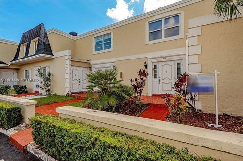 27-2304 Ne 7th St, Hallandale Beach, FL, 33009-2875 | Card Image