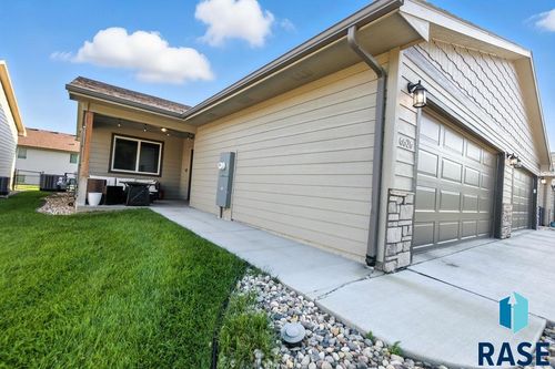 6626 W 6th Pl, Sioux Falls, SD, 57107-1623 | Card Image