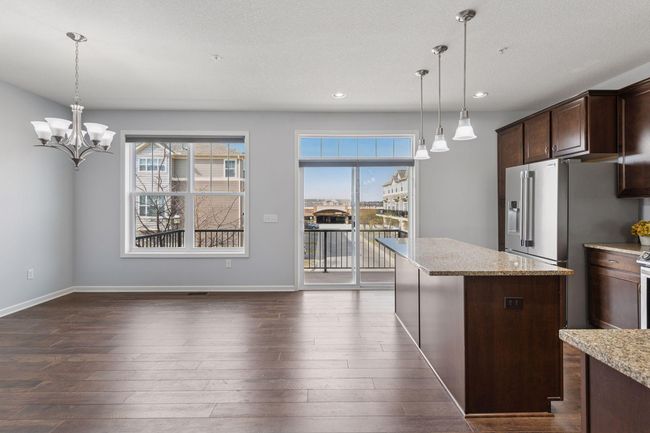 Sliding doors to Balcony | Image 21