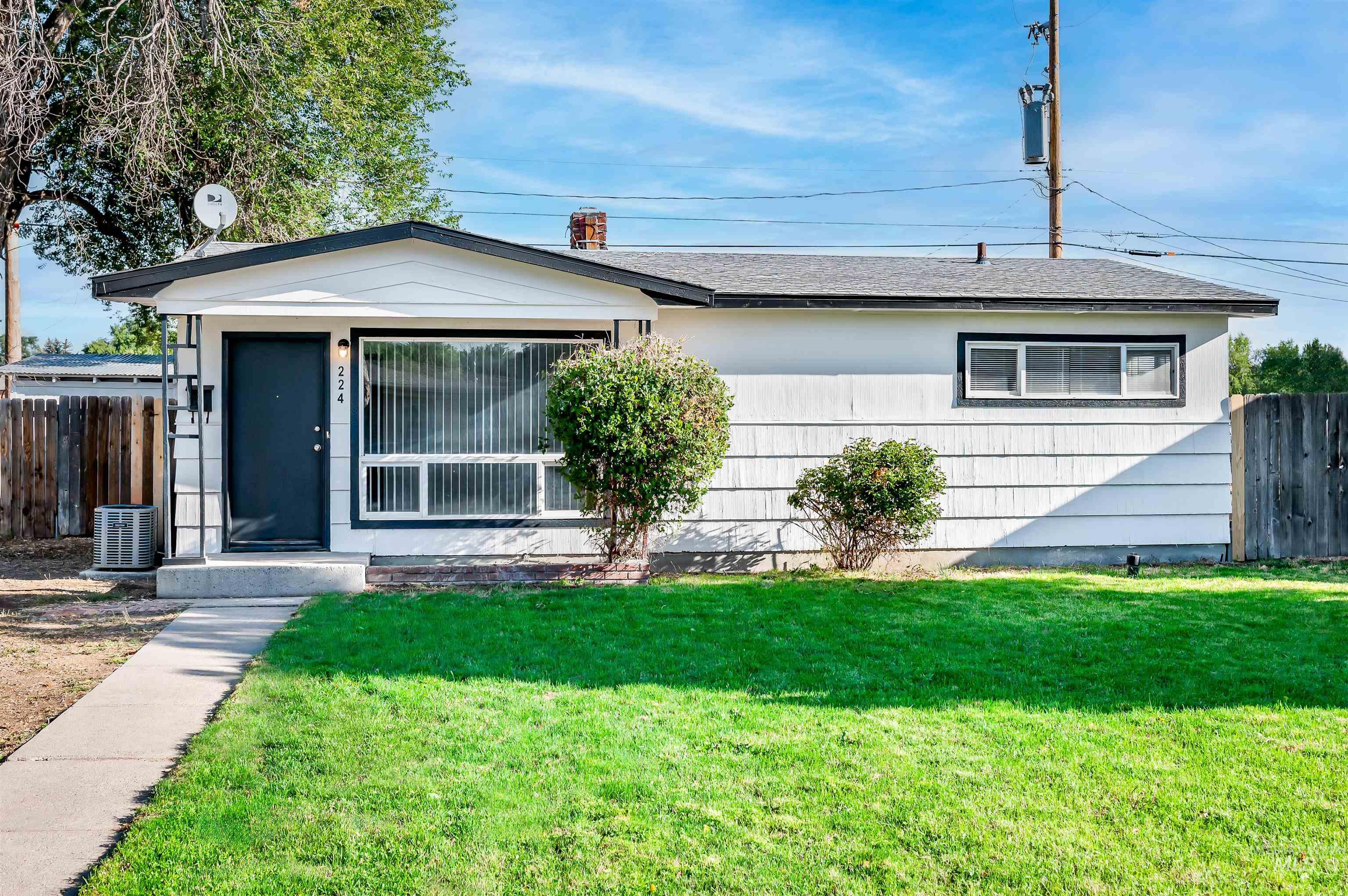 Baker Dr, Mountain Home, ID 83647
