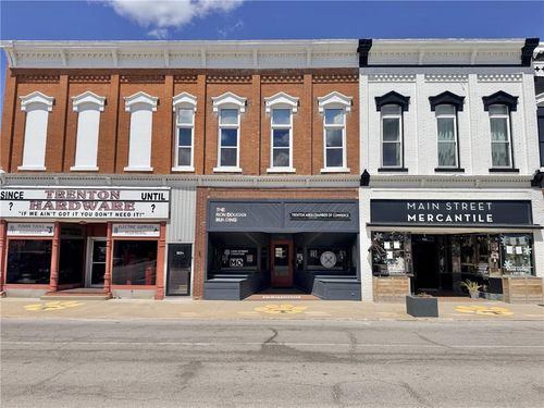 903 Main St, Trenton, MO, 64683-2106 | Card Image